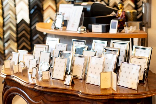 Große Anzahl unterschiedlicher Wechselrahmen